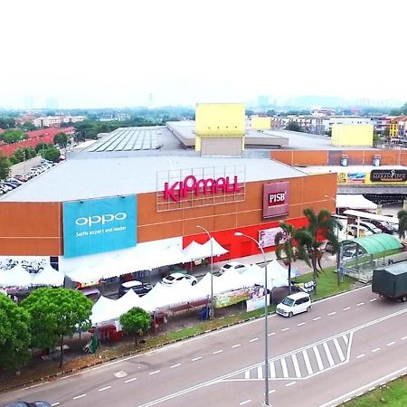 Ts Hotel - Taman Rinting Masai Exterior photo