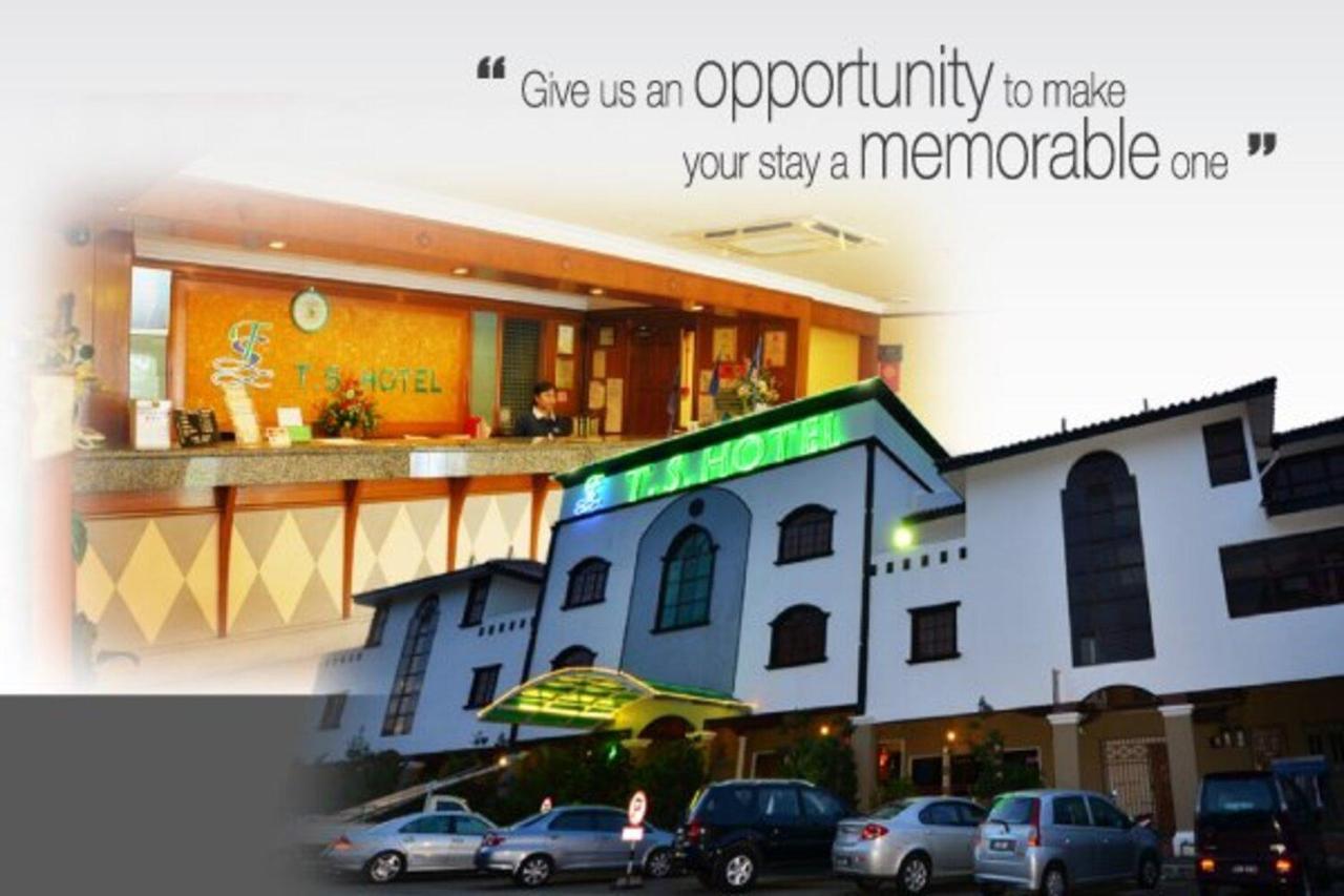 Ts Hotel - Taman Rinting Masai Exterior photo