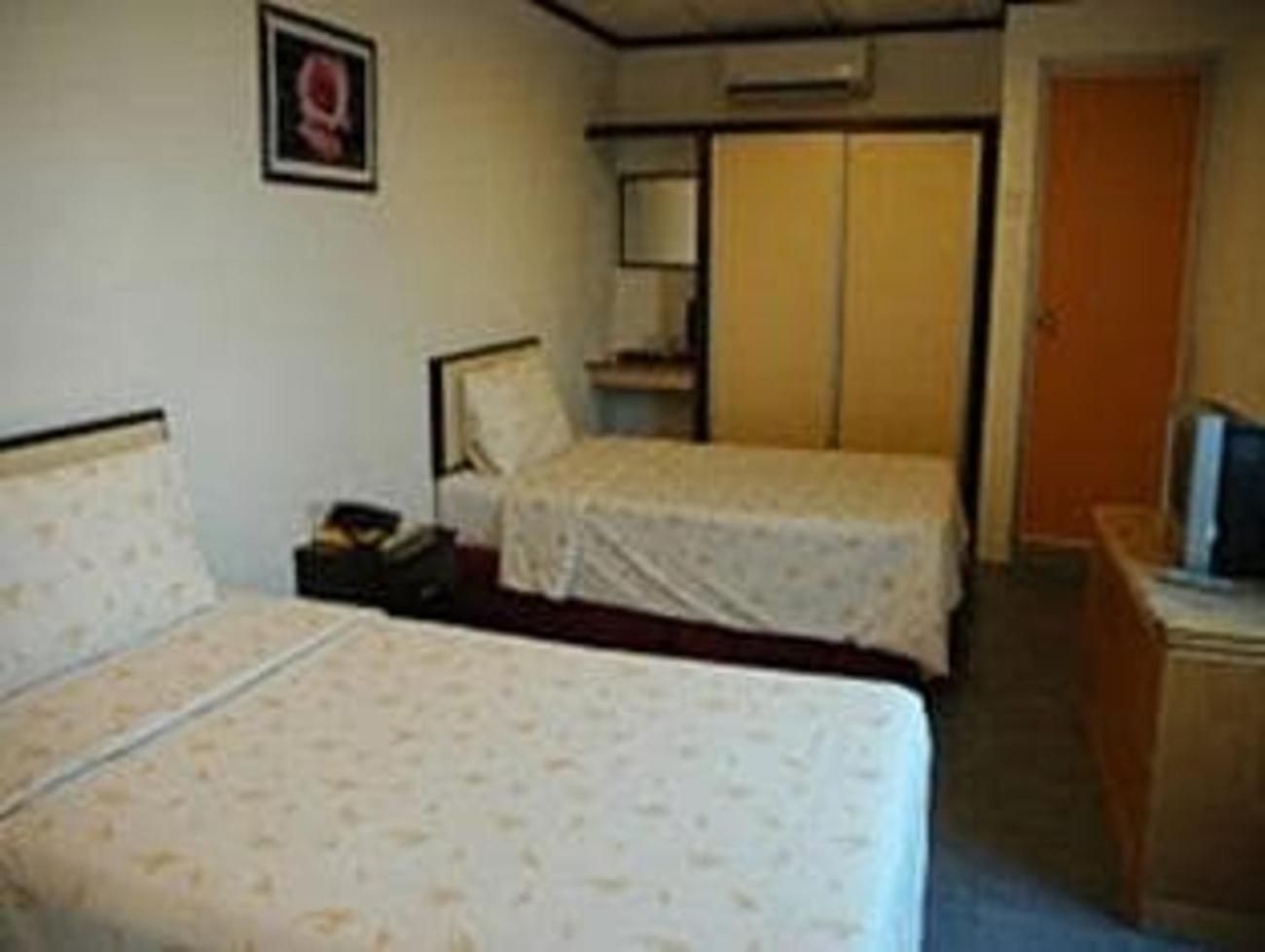 Ts Hotel - Taman Rinting Masai Exterior photo