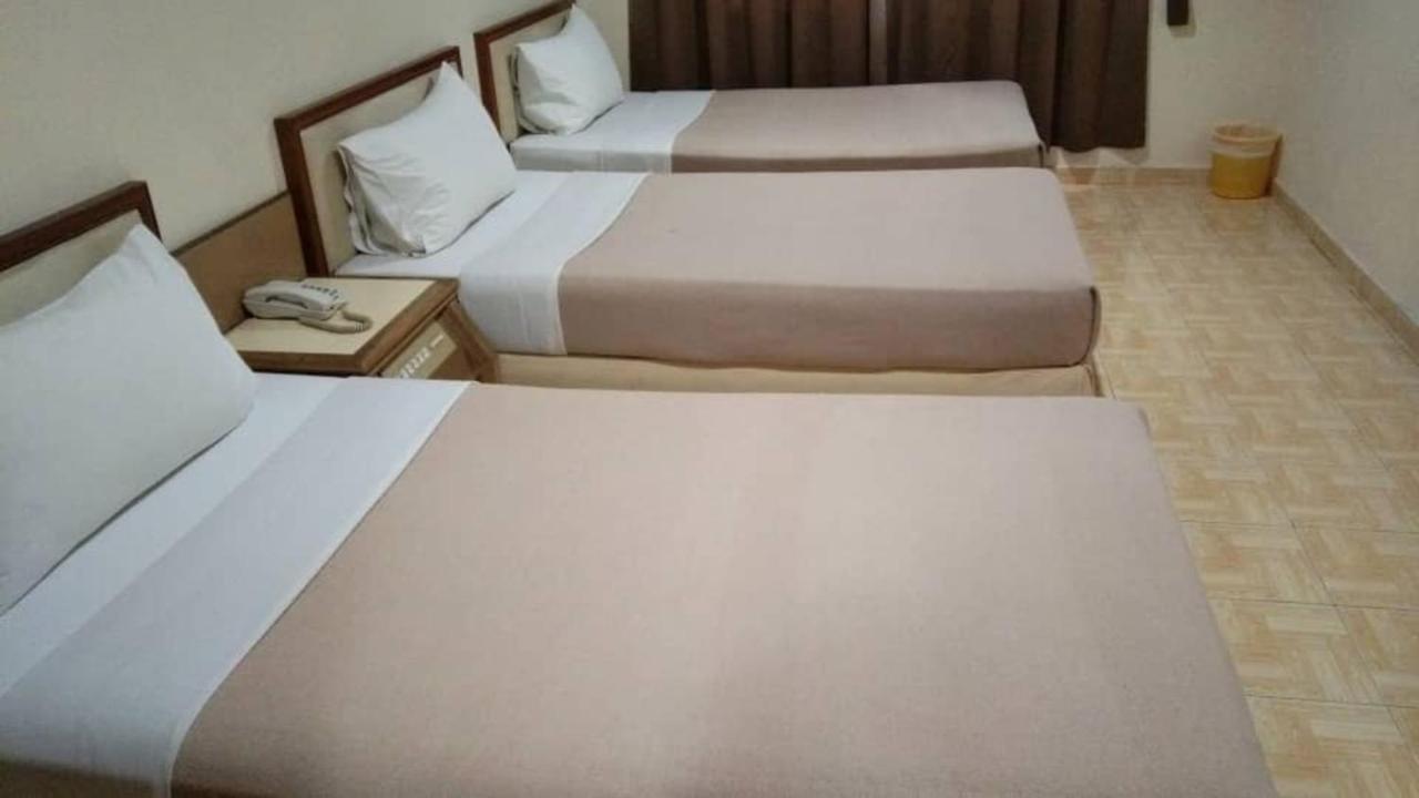 Ts Hotel - Taman Rinting Masai Exterior photo