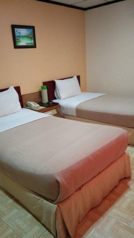 Ts Hotel - Taman Rinting Masai Exterior photo