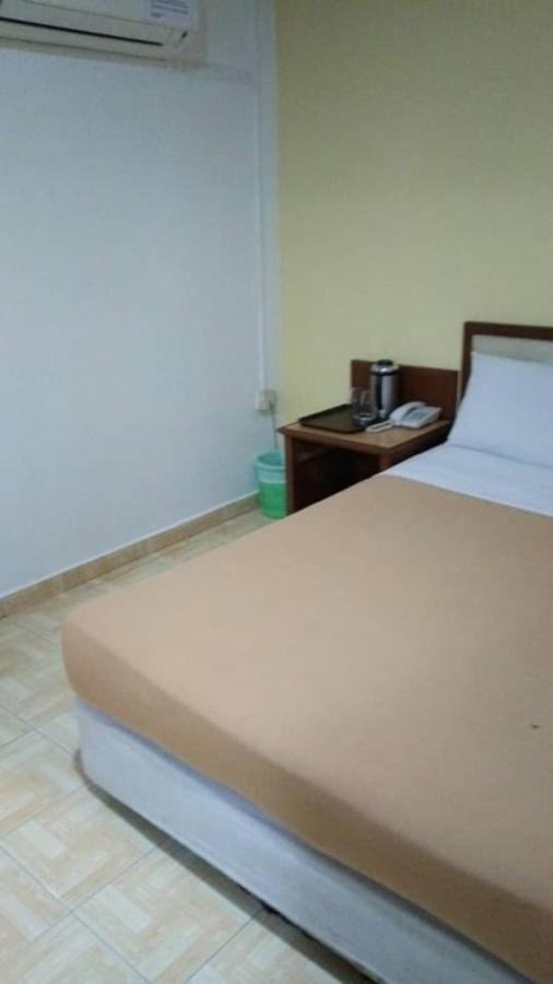 Ts Hotel - Taman Rinting Masai Exterior photo